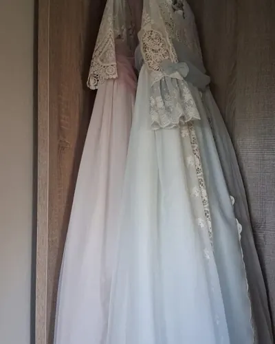 Vestido de comunión blanco con cuerpo de encaje, hecho por Inma, costurera en Mairena del Aljarafe